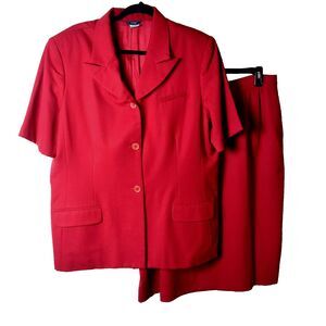 H & W Woman's Vintage Red Short Sleeve  Skirt Suit Size 20